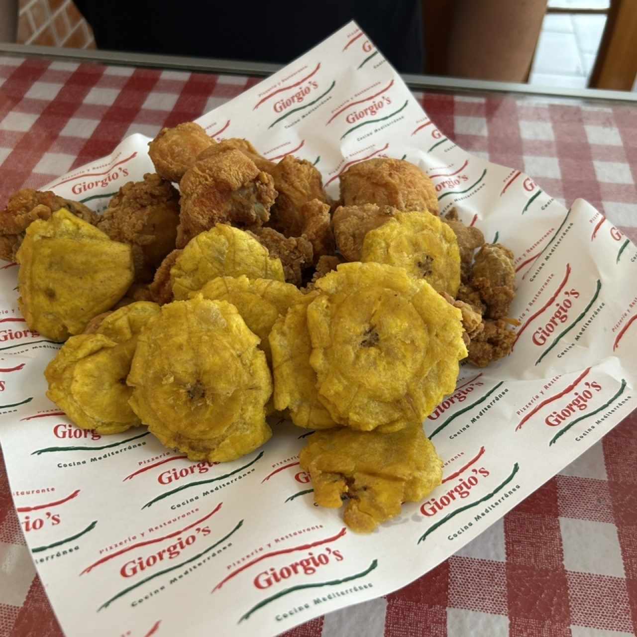 Pollo frito Giorgio's (chicharrón)