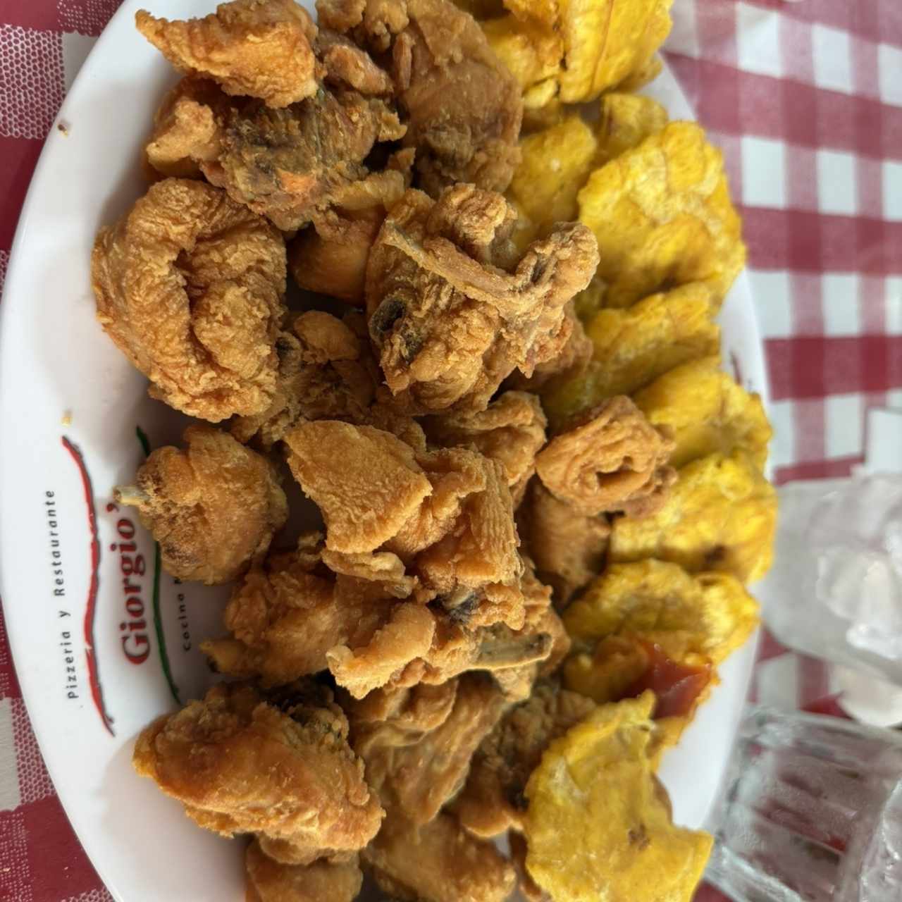 Pollo frito Giorgio's (chicharrón)