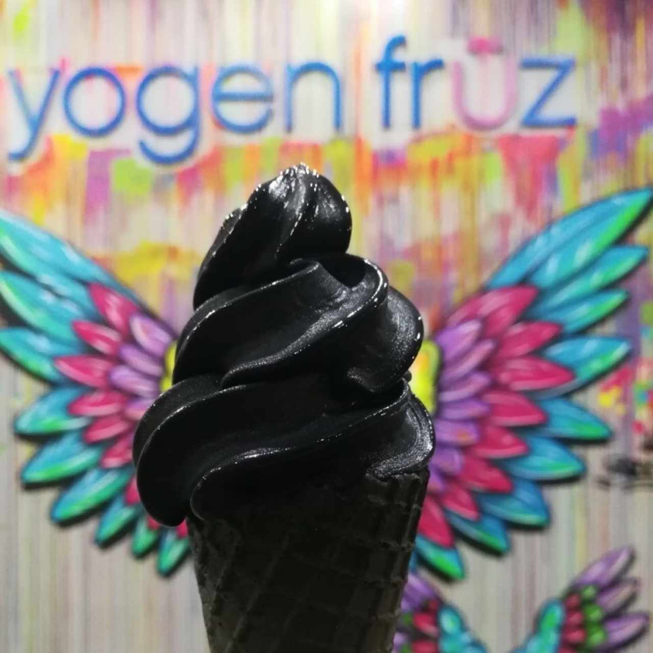 helado de carbon activado sabor vainilla