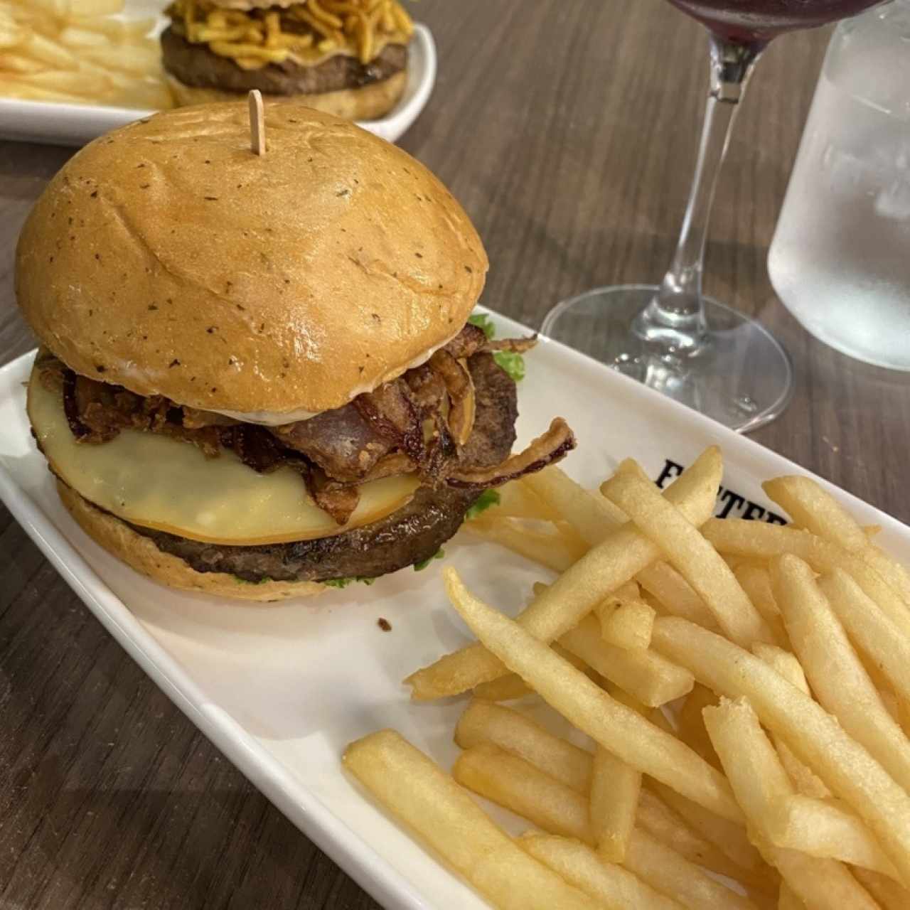 Burgers - Bombastic