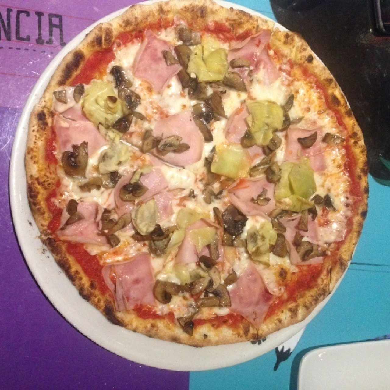 LA PIZZA - Capricciosa