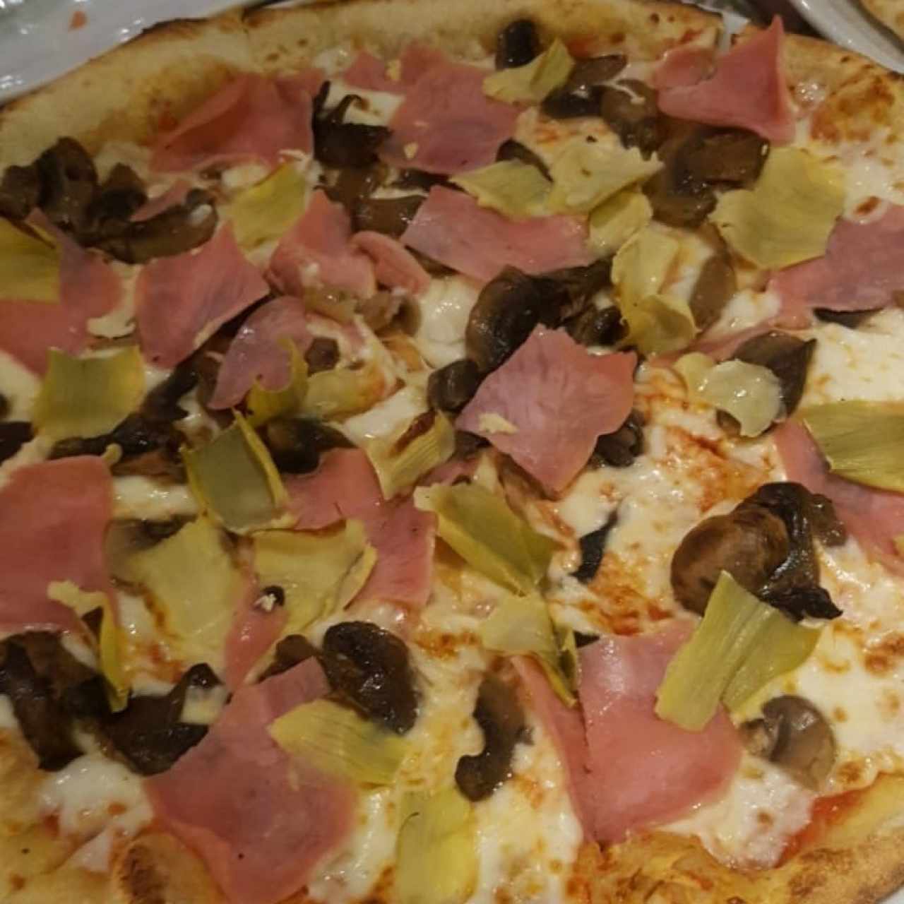 LA PIZZA - Capricciosa