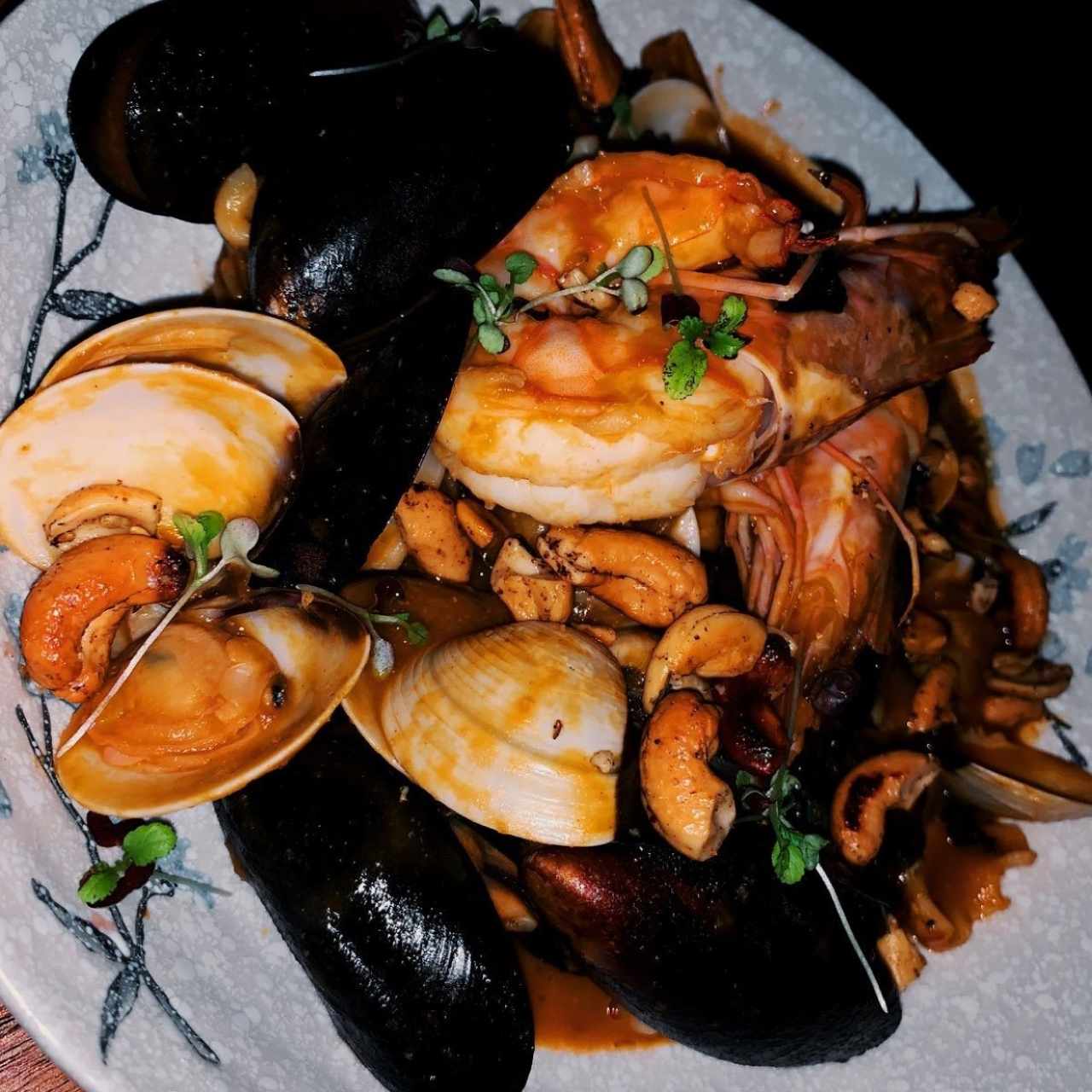 Mariscada & Noodles (plato especial del dia)