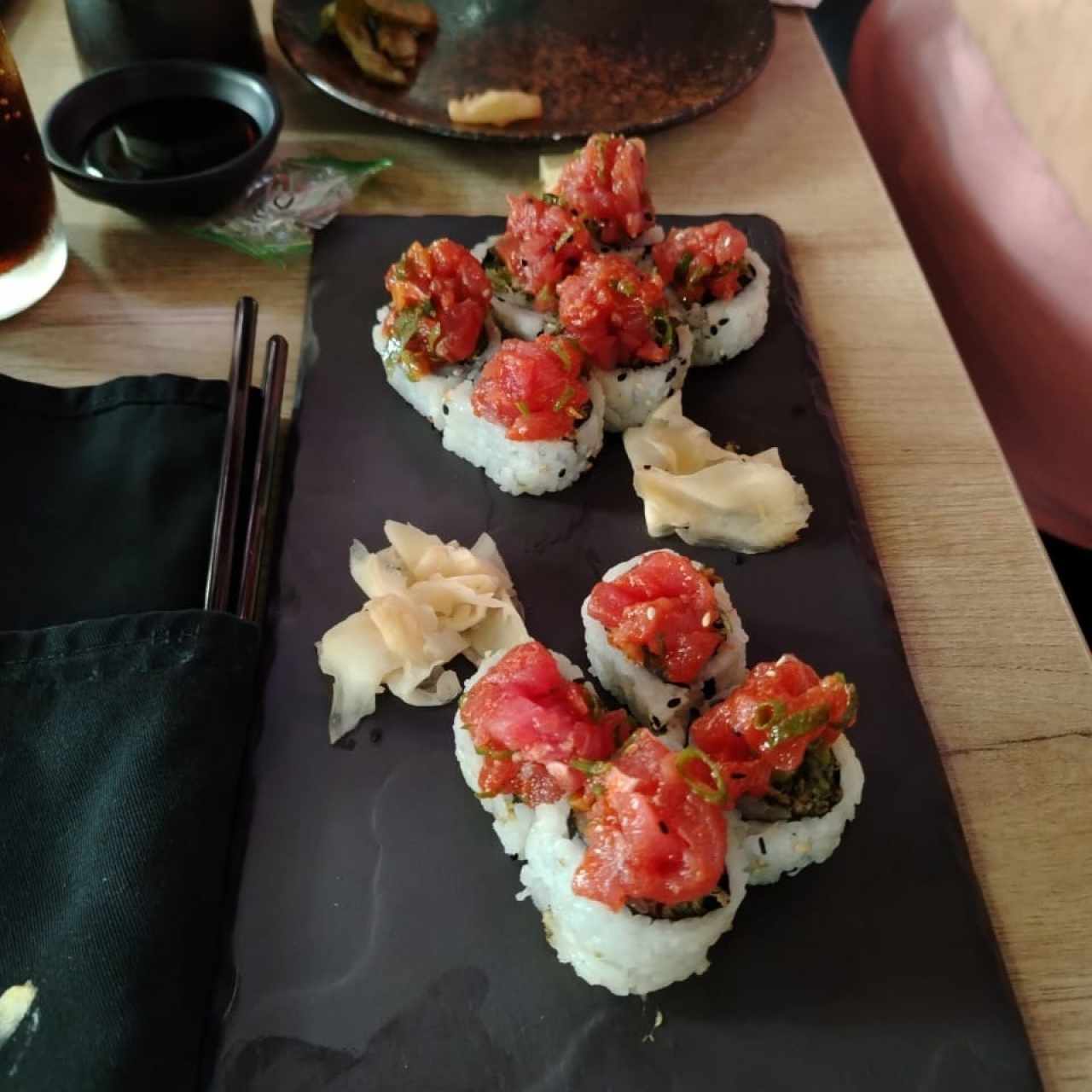 SUSHI ROLLS - Tropical Roll