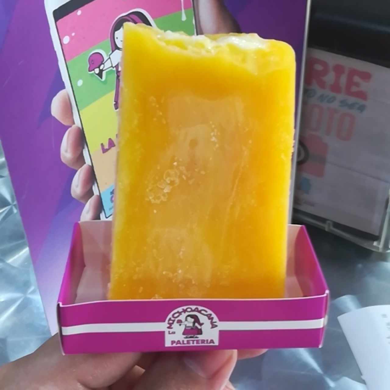 Paleta de maracuyá rellena