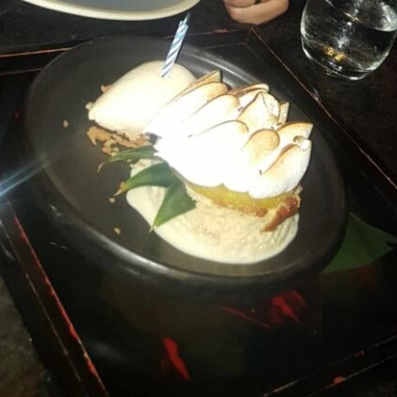 Pie de piña con helado salado