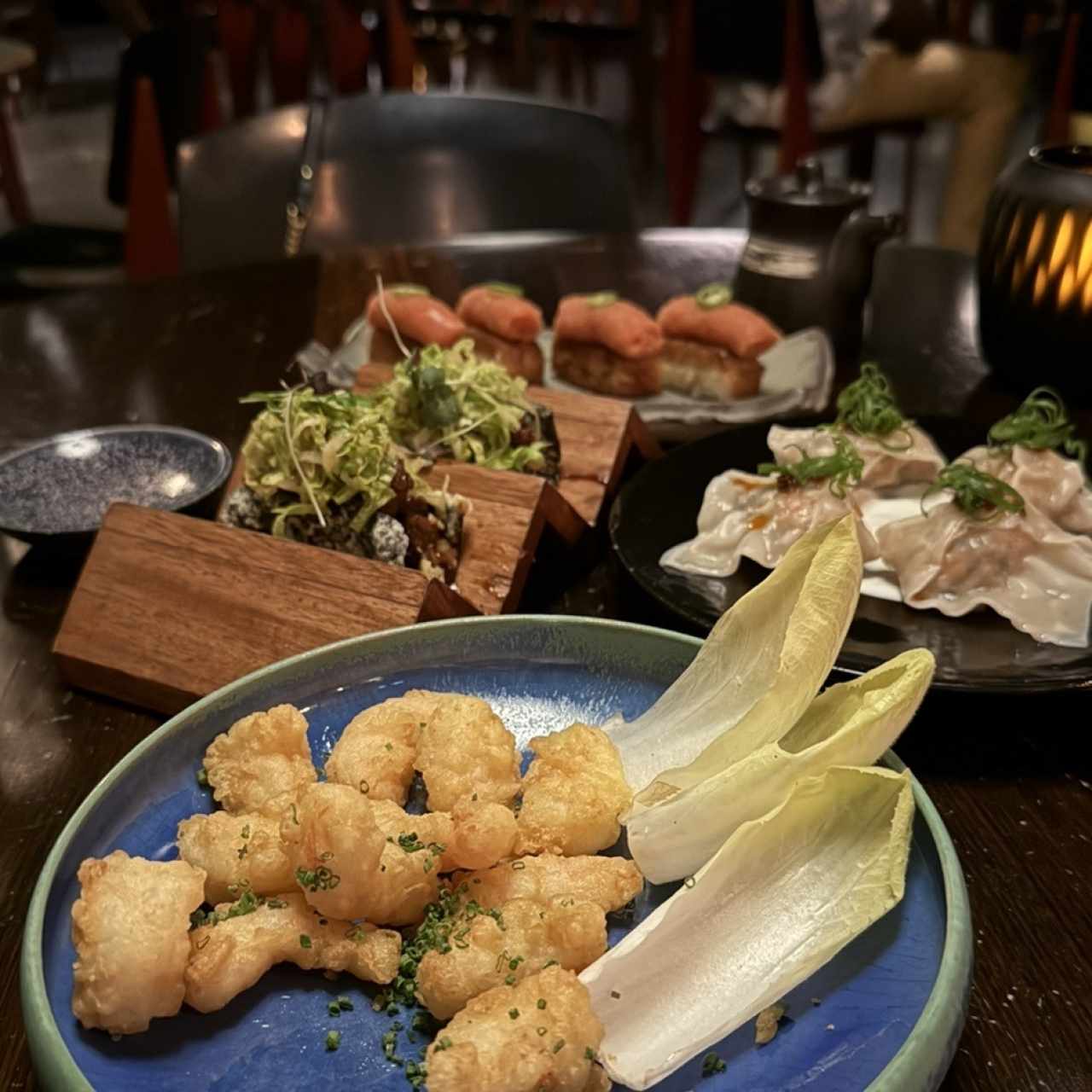 HOT - ROCK SHRIMP TEMPURA, tacos de wagyu, crispy rice de atun