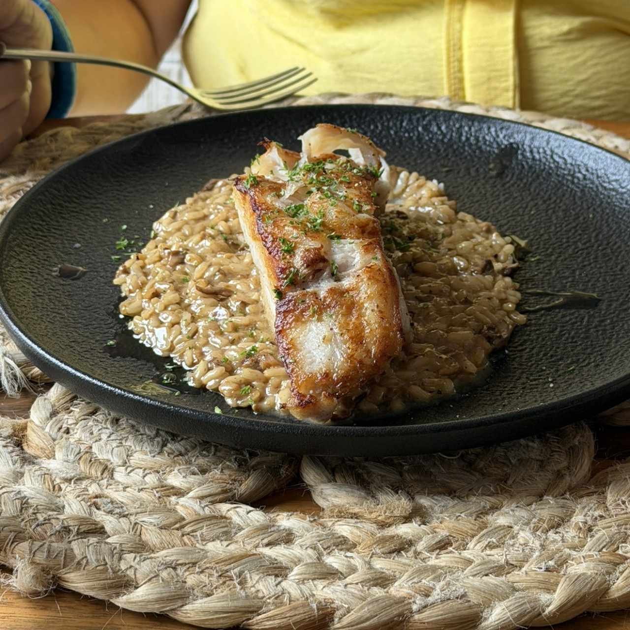 Atún Blanco sobre risotto de hongos