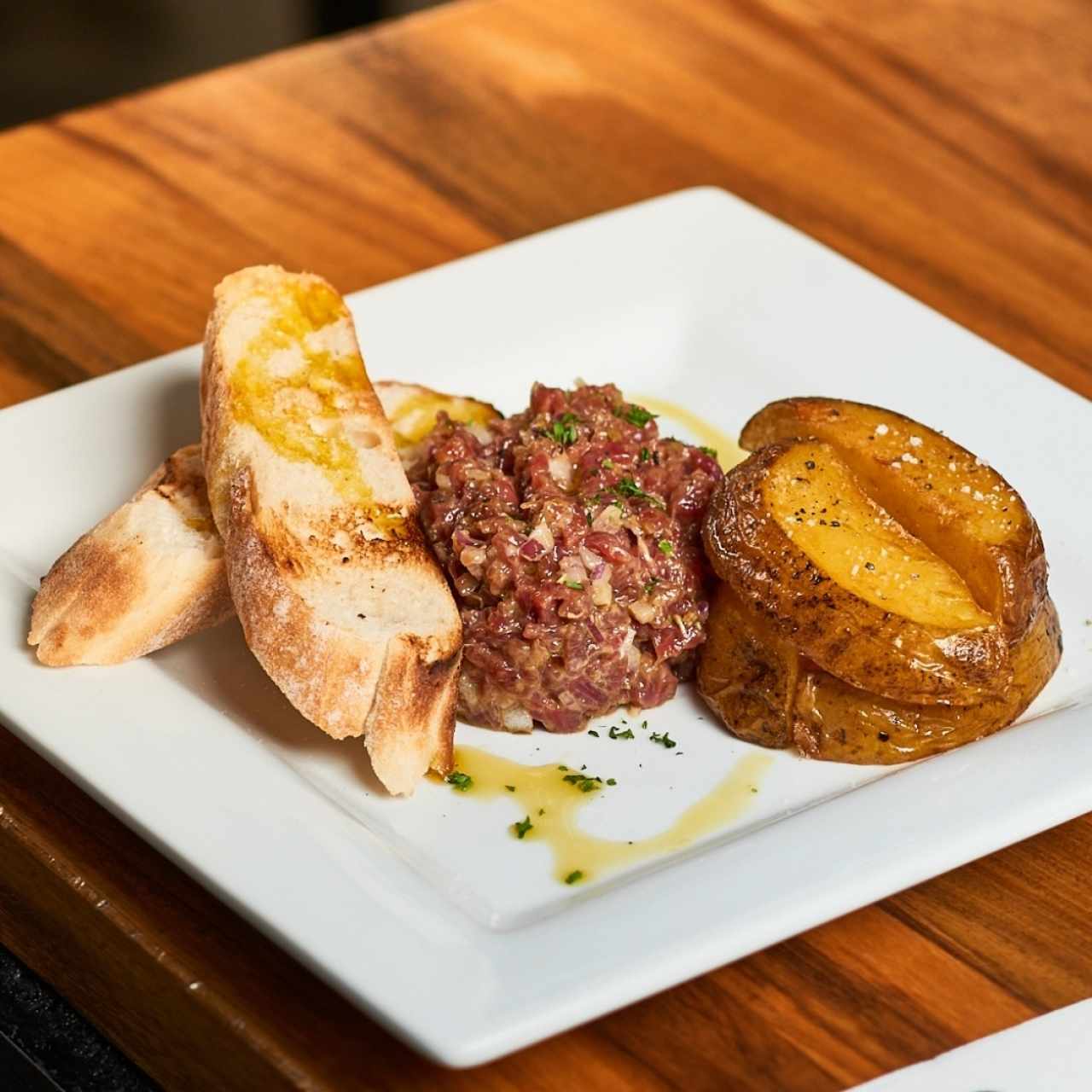 Steak tartar de filete cortado a cuchillo