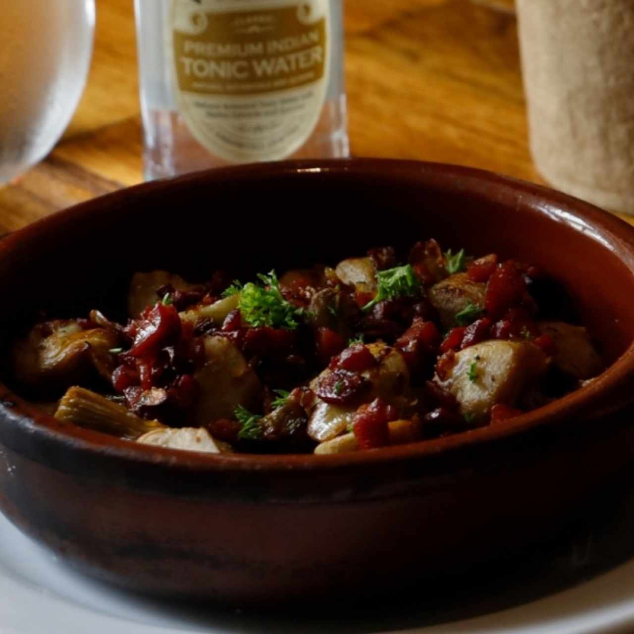 Alcachofas con jamón ibérico de bellota