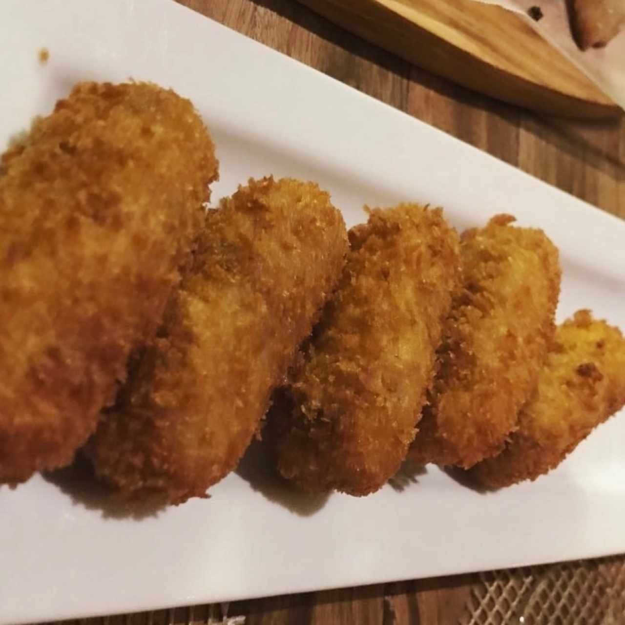 Croquetas cremosas de jamón ibérico de bellota