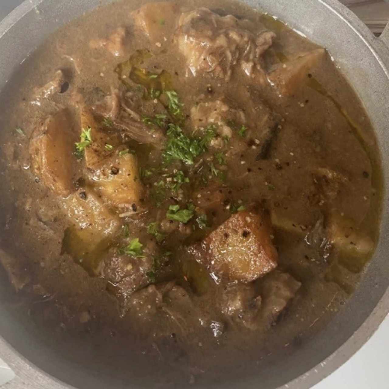 Estofado de ternera con champigñones y patatas