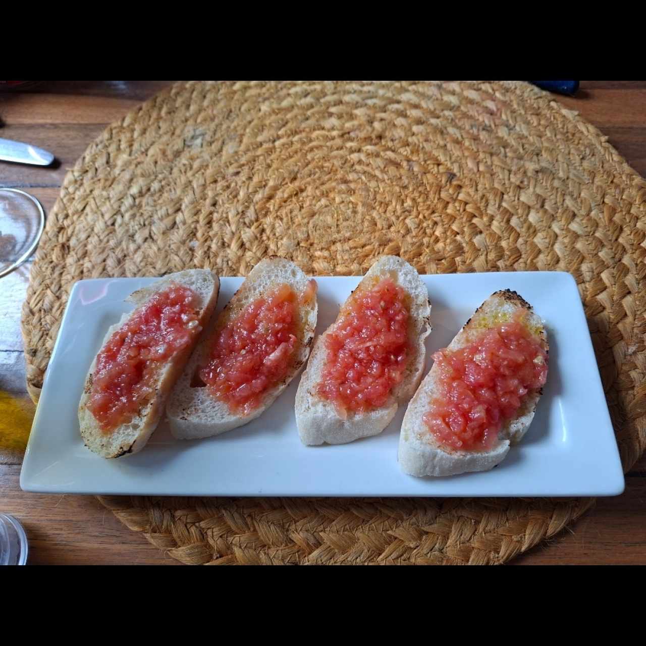 Pan con tomate