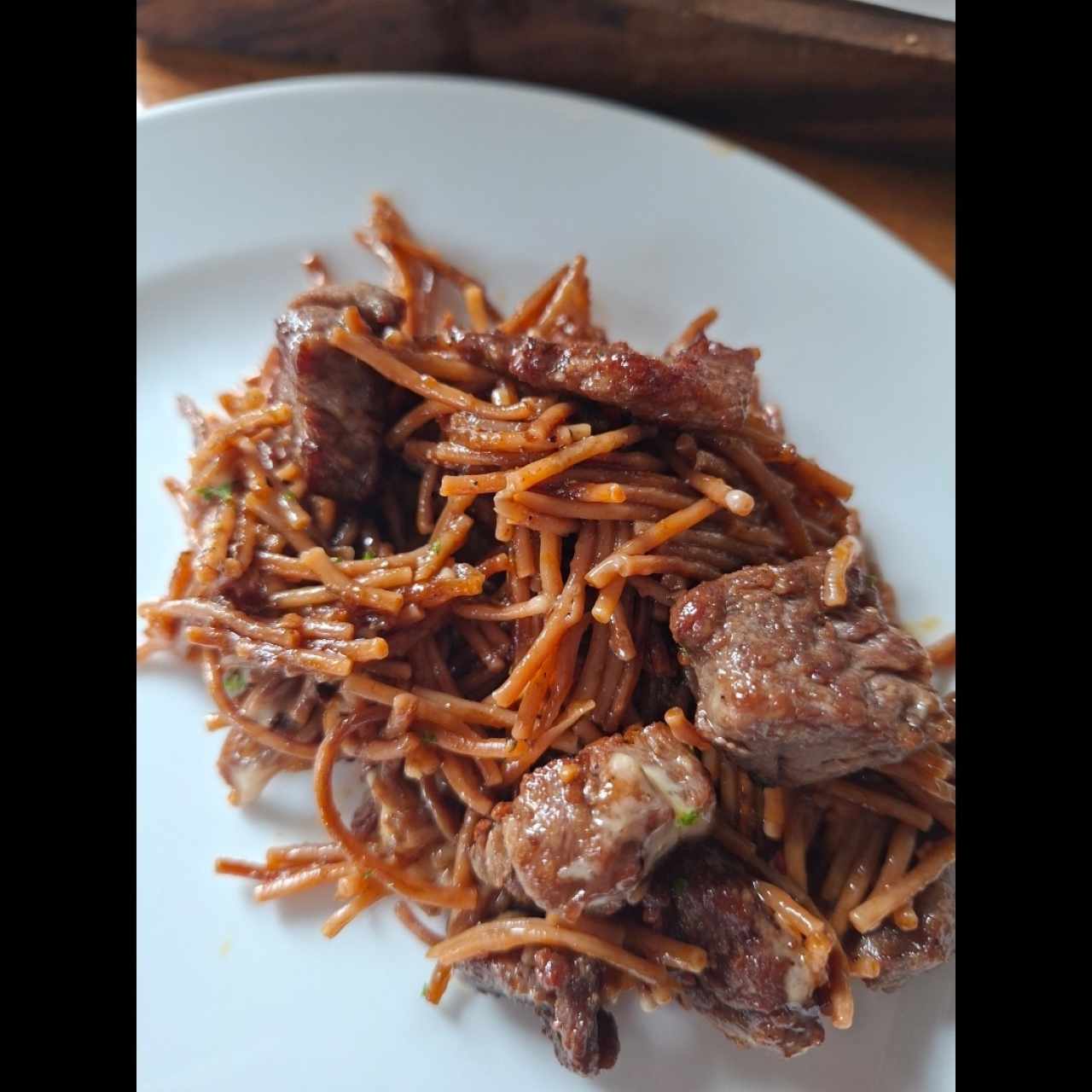 Fideua de carne all i oli