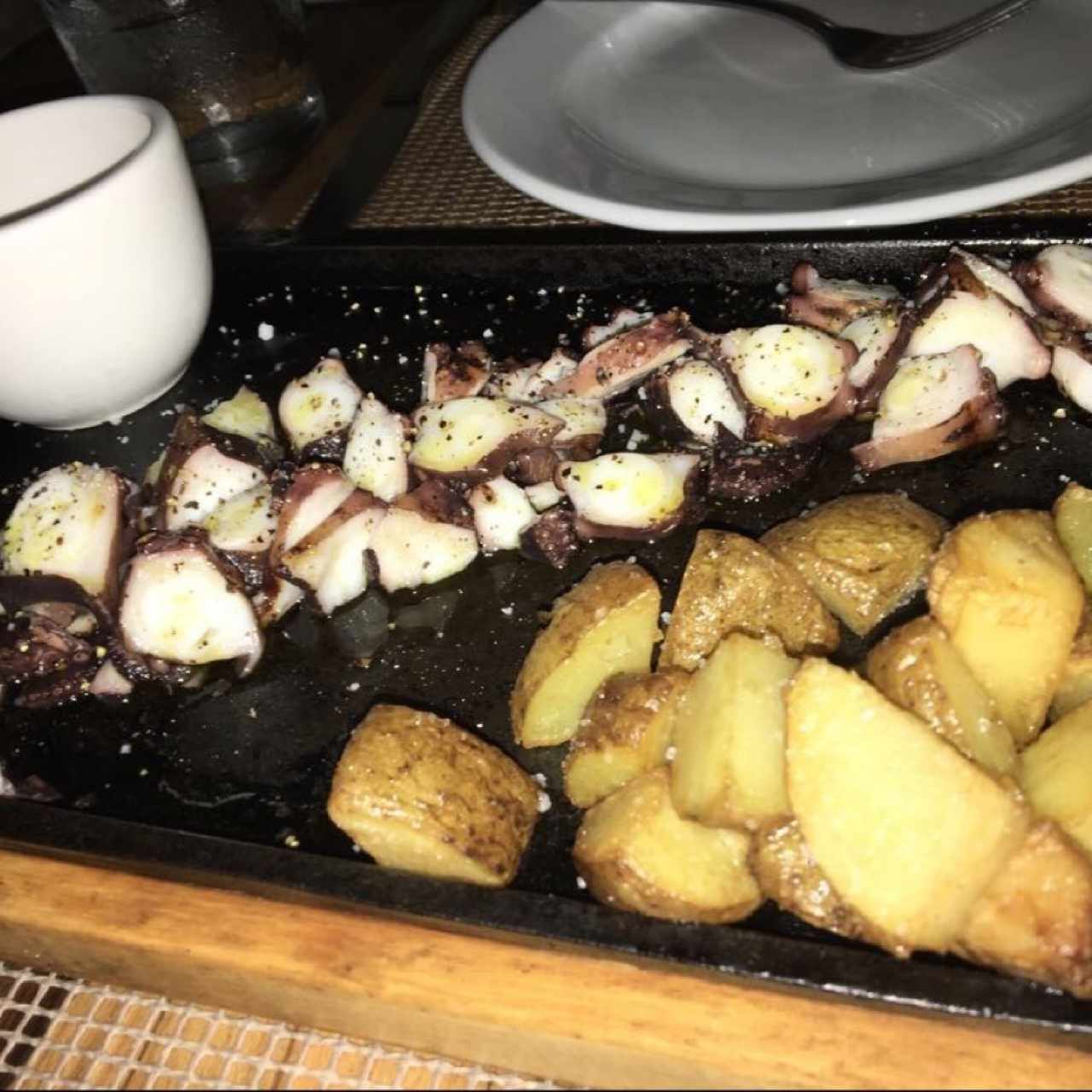 Pulpo al Ajillo y Papas Santa Rita