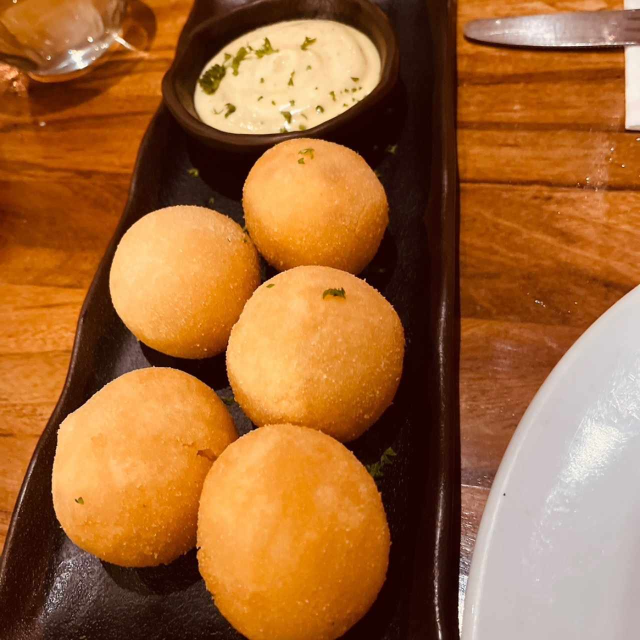 Croquetas de bacalao y pimientos del piquillo