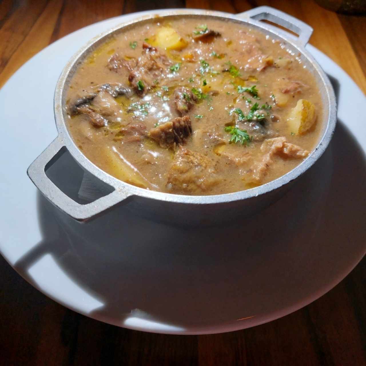 Estofado de ternera con champigñones y patatas