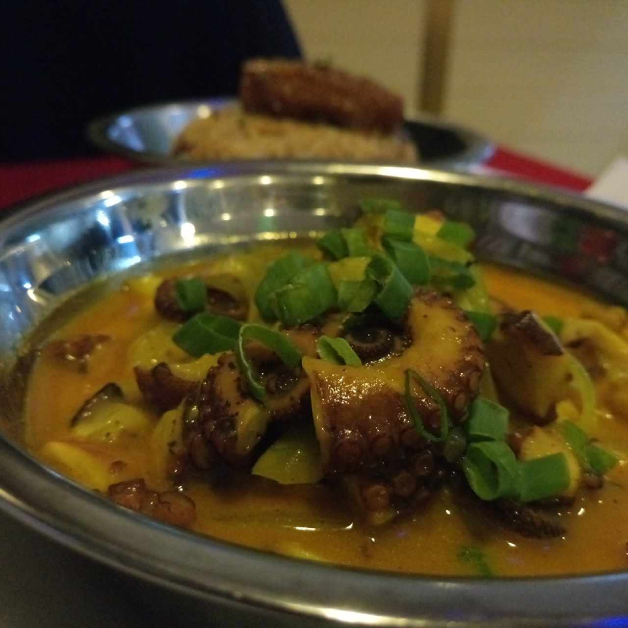 Pulpo con leche de coco