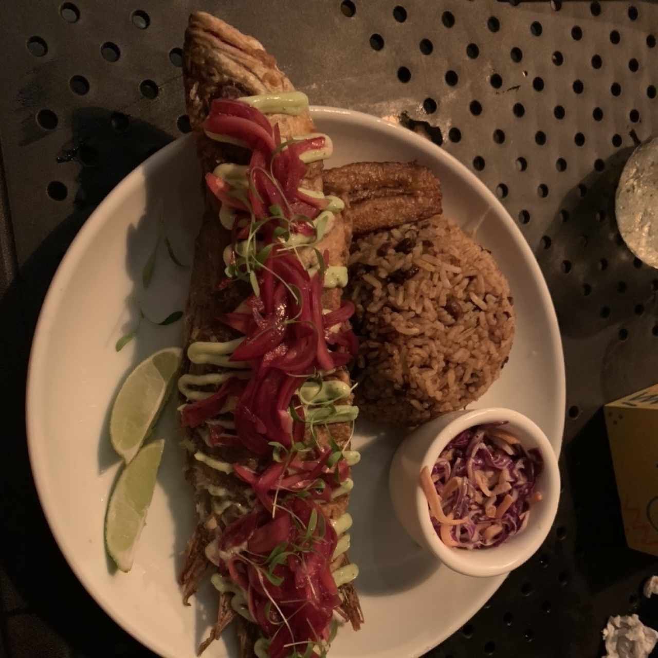 Platos Fuertes - Pescado Entero Frito+Acompañamiento