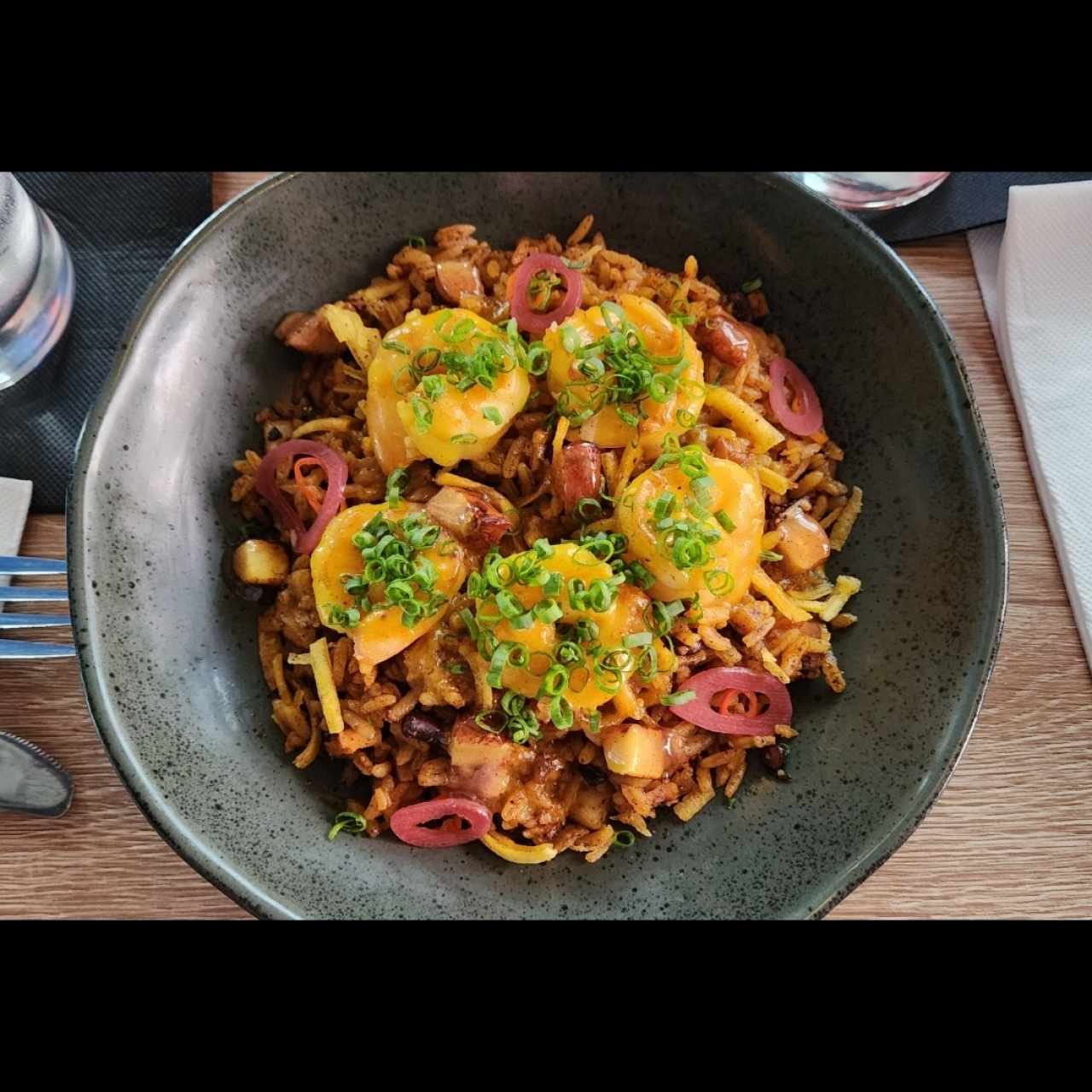 Porciones Grandes - One Pot Colonense