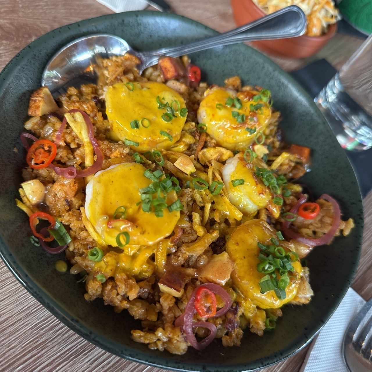 Porciones Grandes - One Pot Colonense