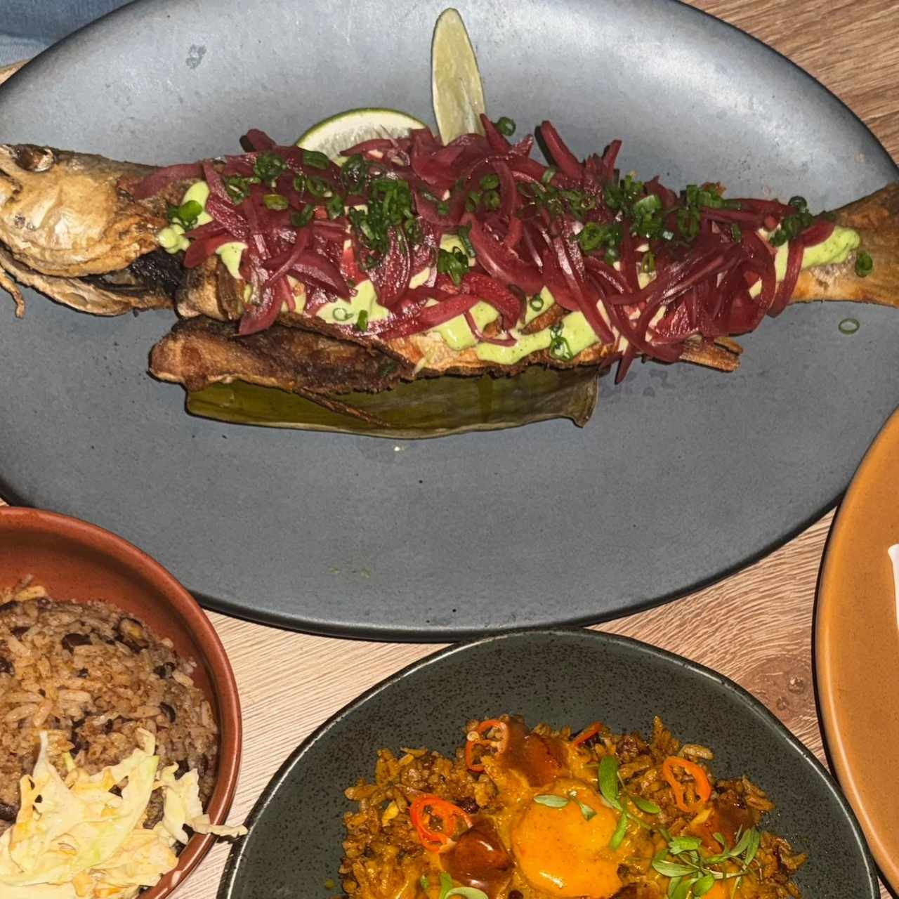 Porciones Grandes - Pescado Entero Frito
