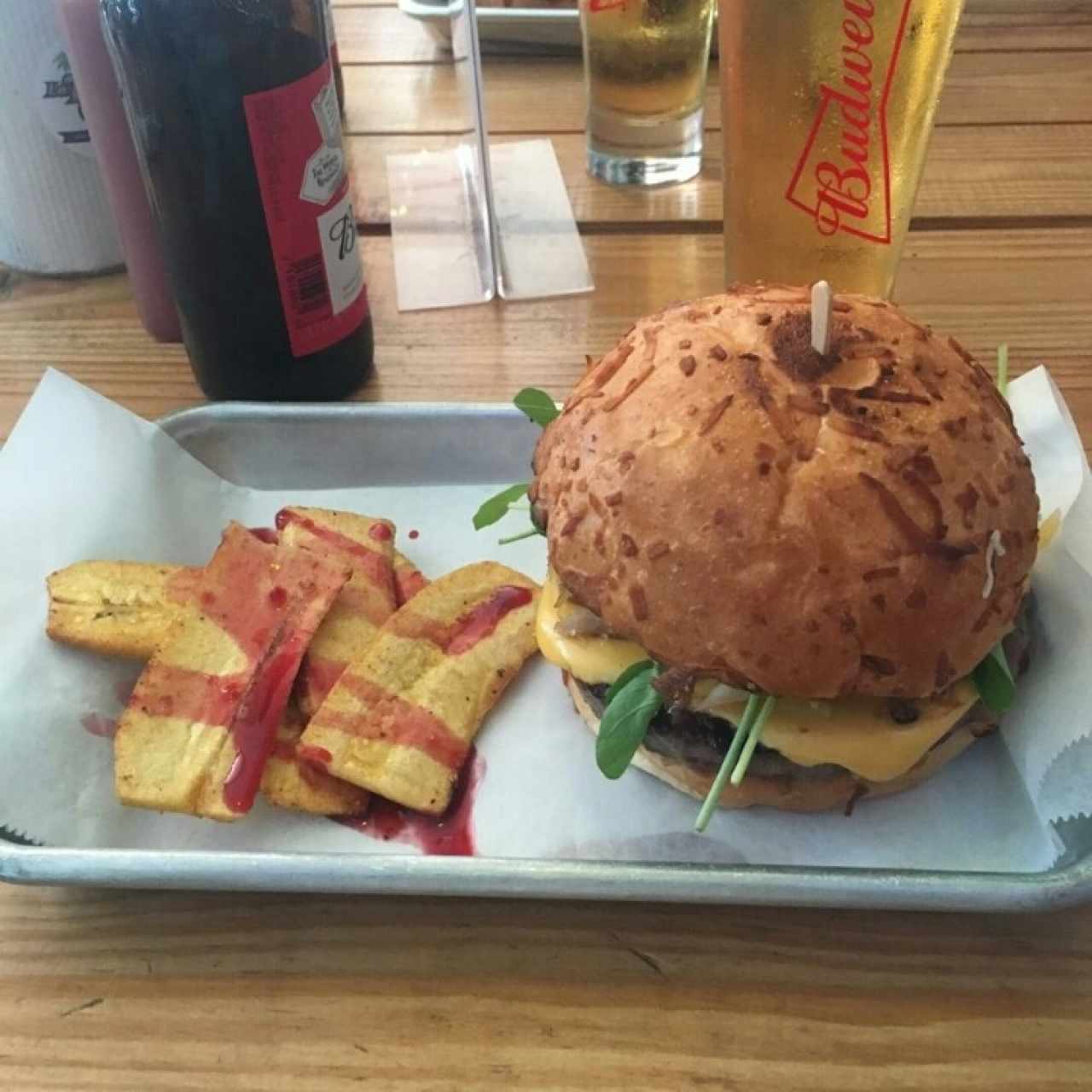 Excelente hamburguesa La Journey
