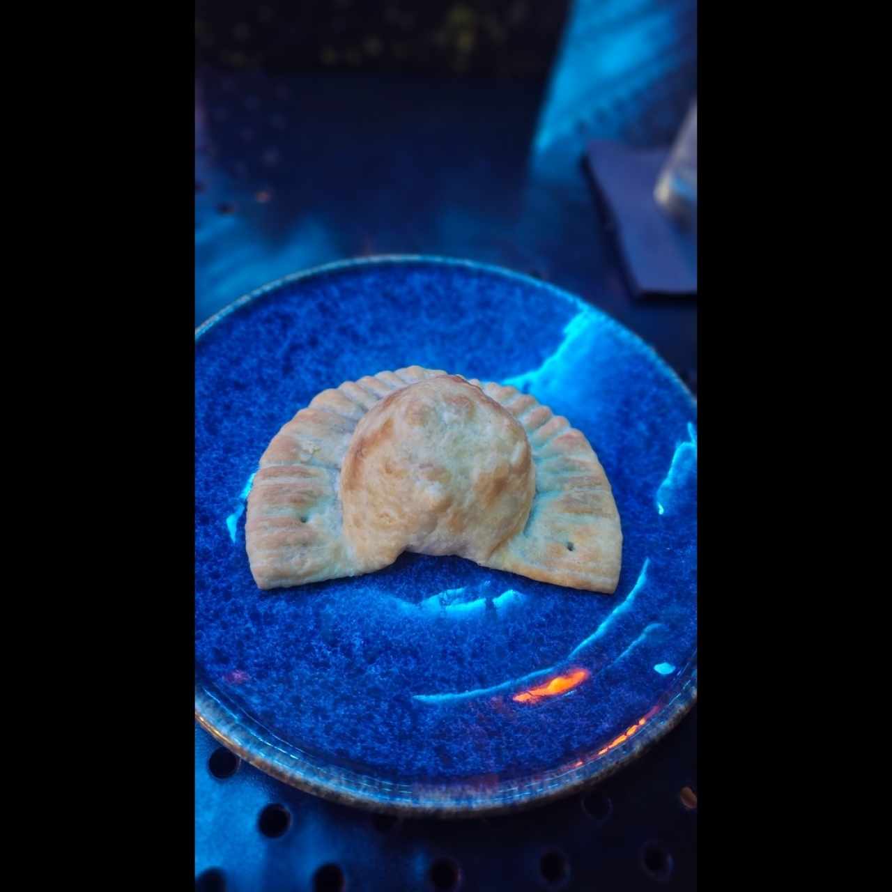 Empanada de queso y chicharrón
