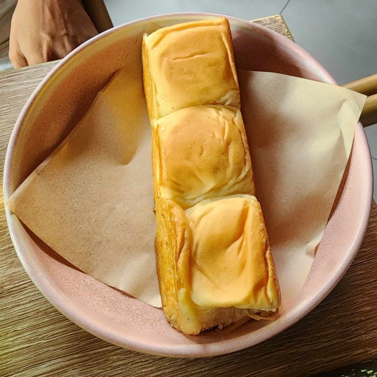 Side Of Dinner Rolls