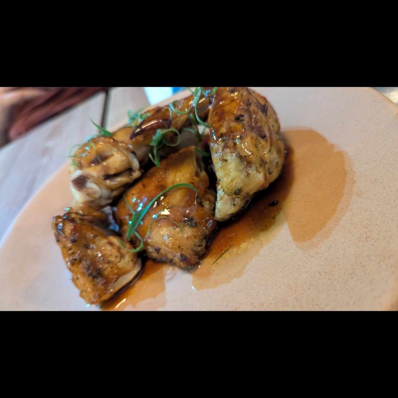 Jerk Chicken Platter+Acompañamiento