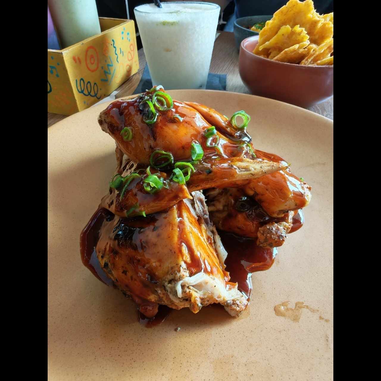 Jerk Chicken Platter+Acompañamiento