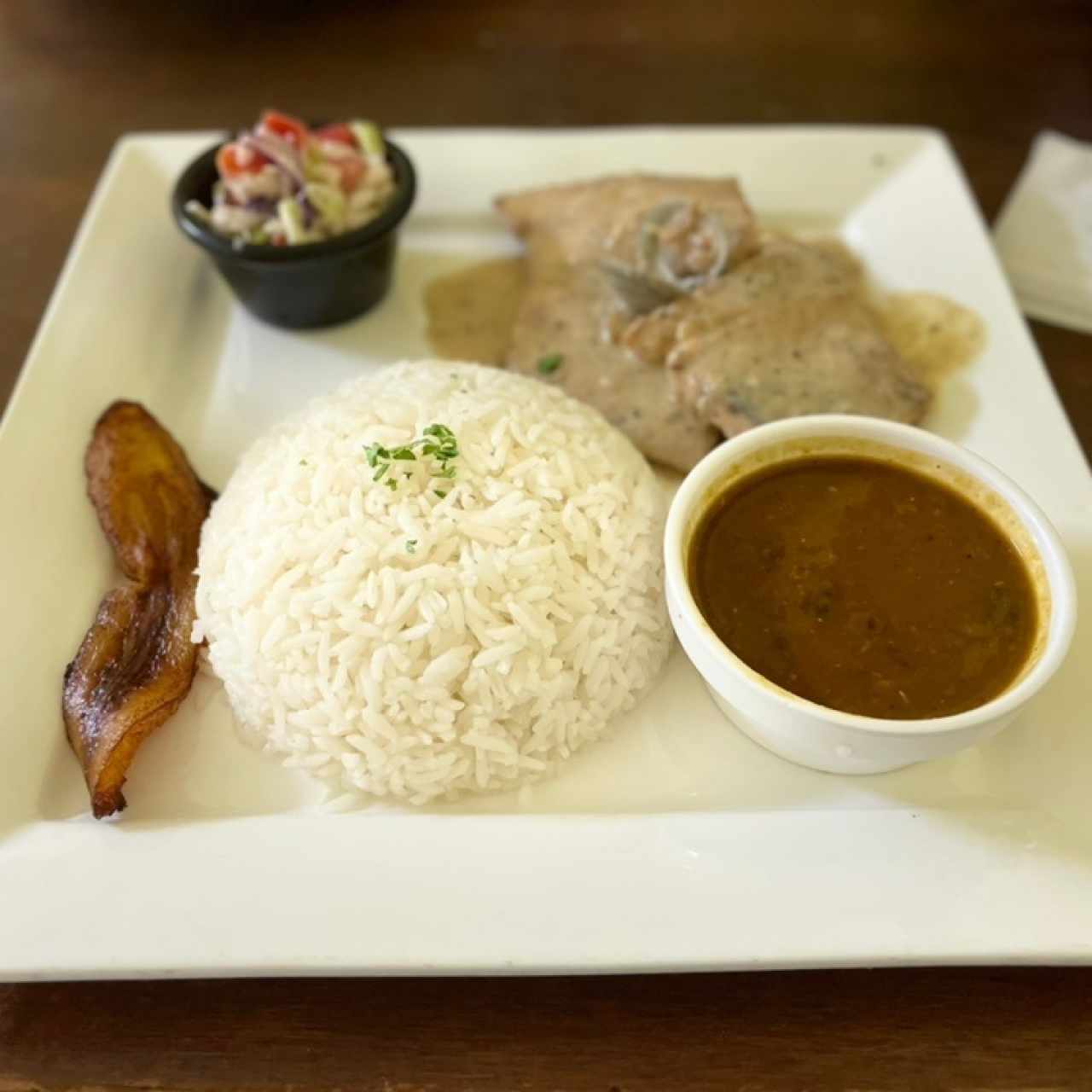 Filete de corvina a la costeña