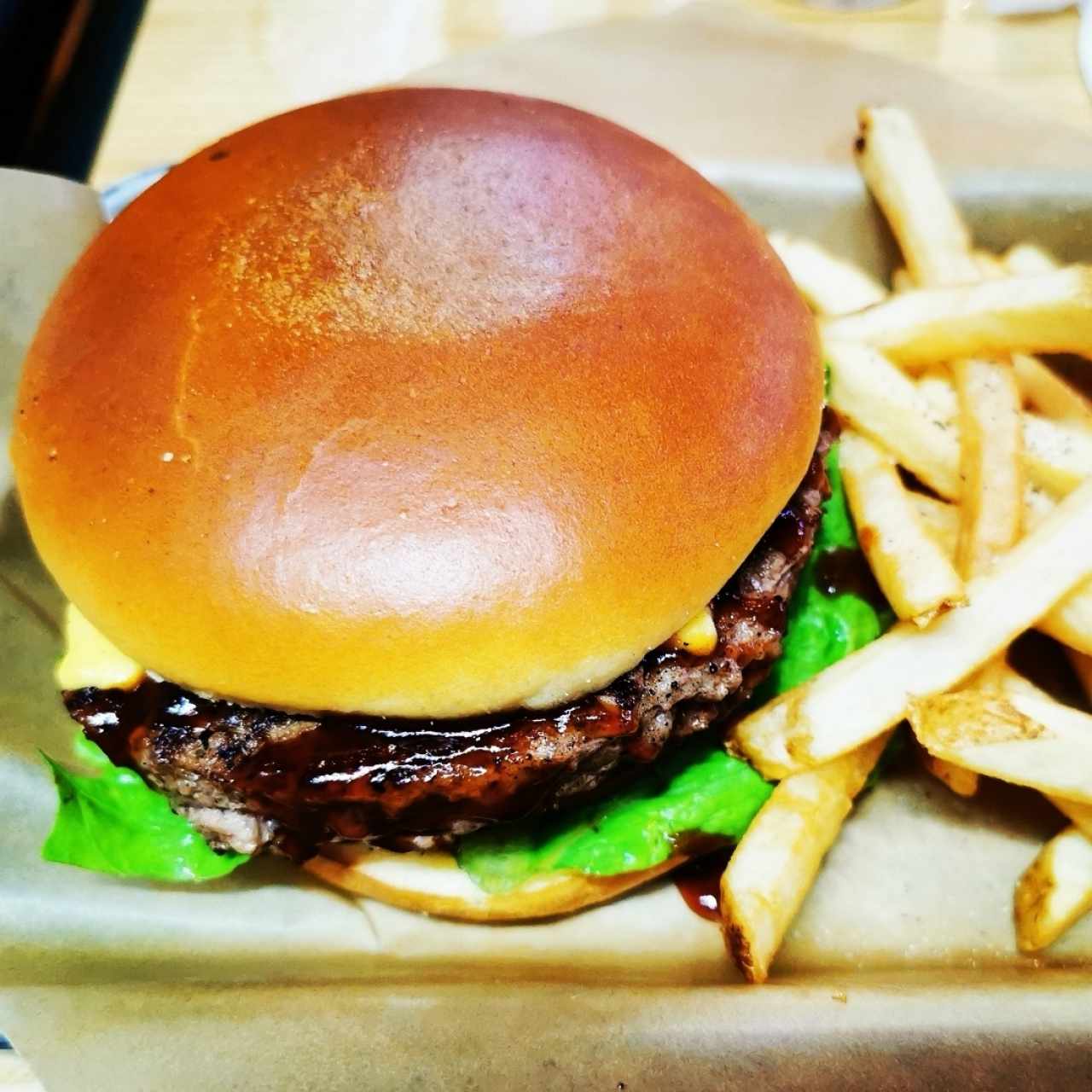 Burgers & Sandwiches - Cheeseburger