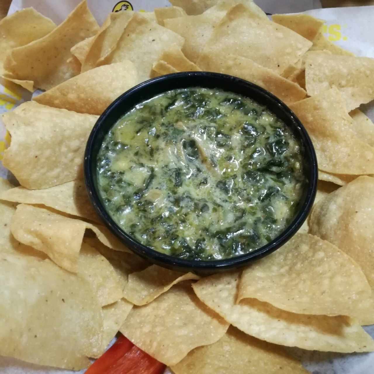 dip de espinacas con alcachofas