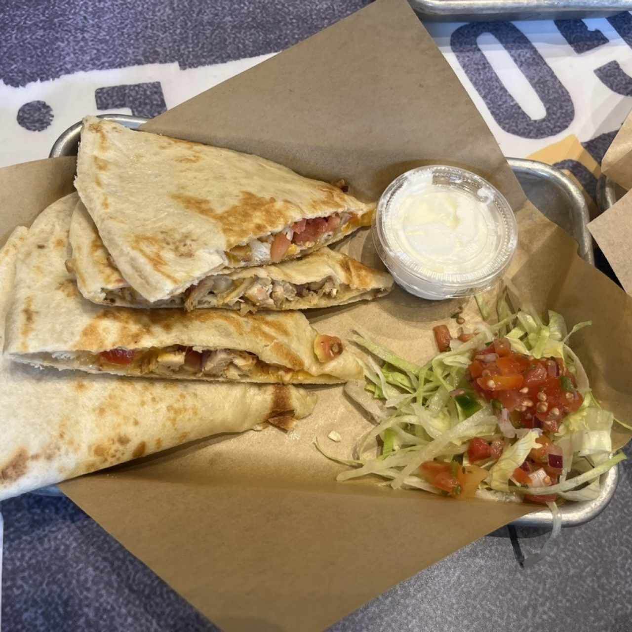 Para Compartir - Chicken Quesadilla