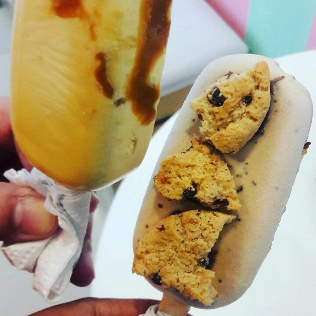 chips ajoy y dulce de leche