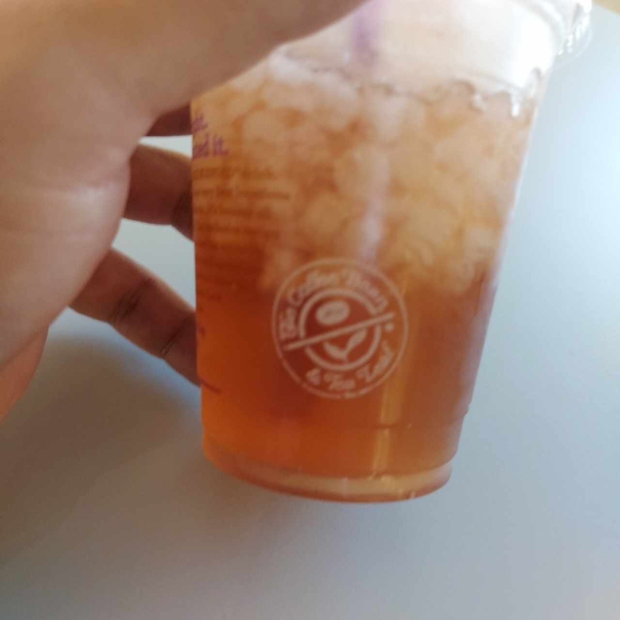 Té frío con frutos rojos