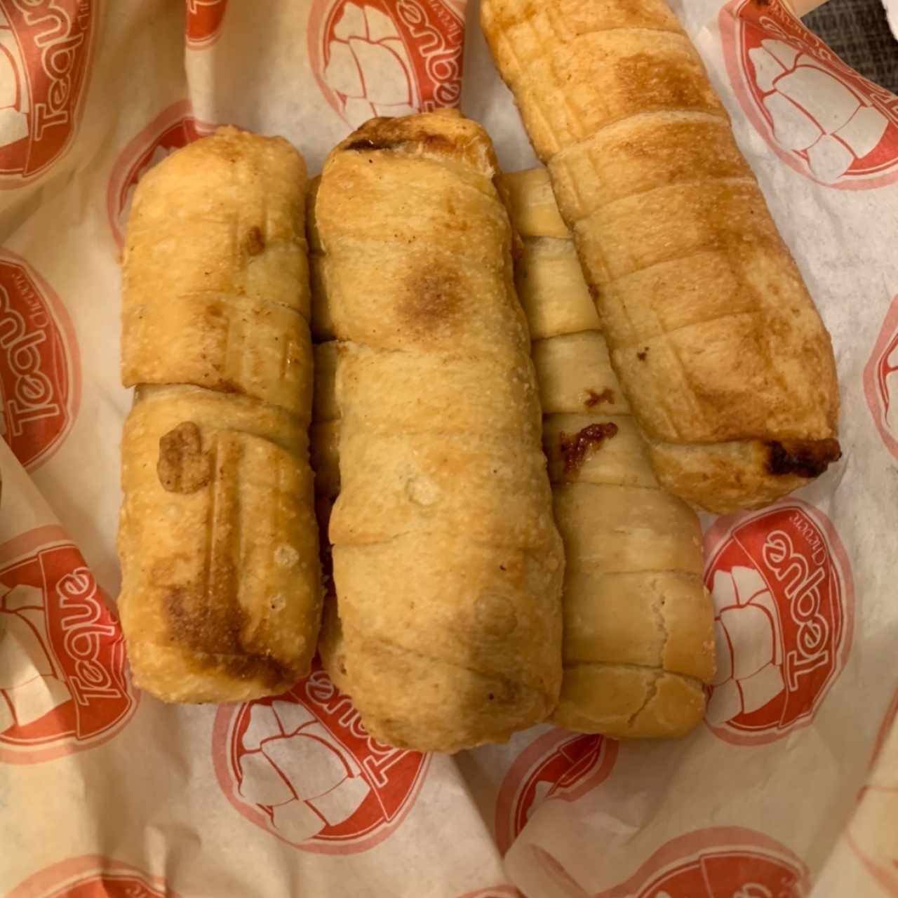 Tequeños de queso blanco y guayaba