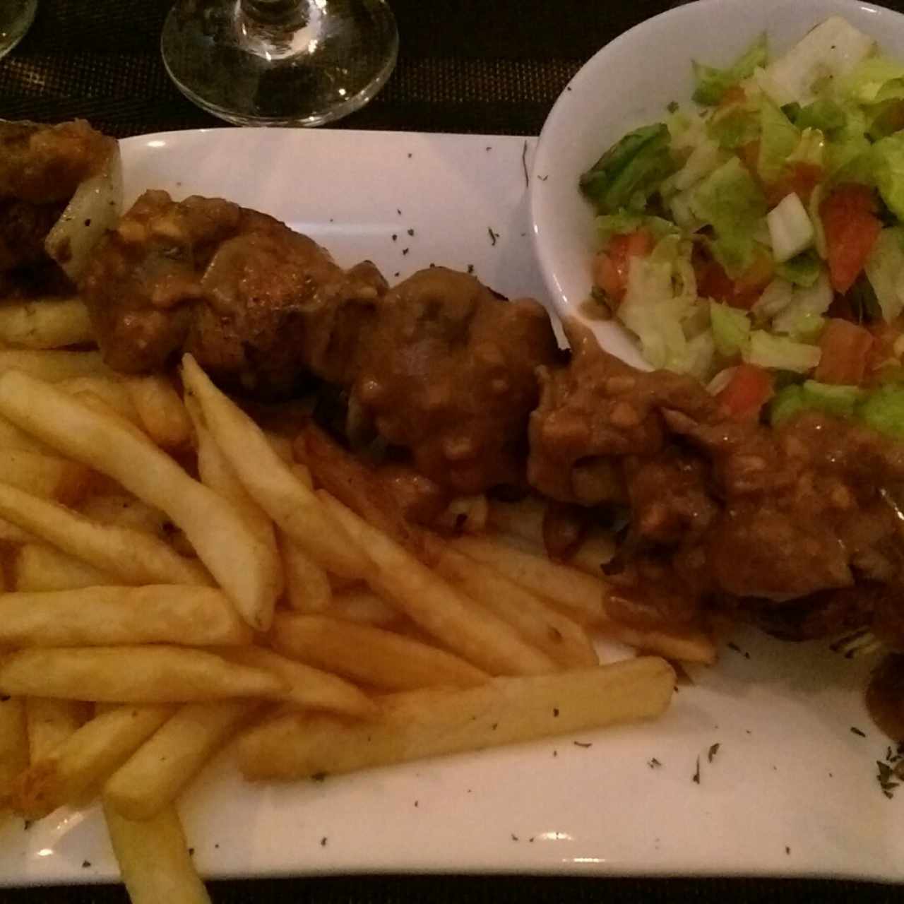 Pollo con cacahuates 