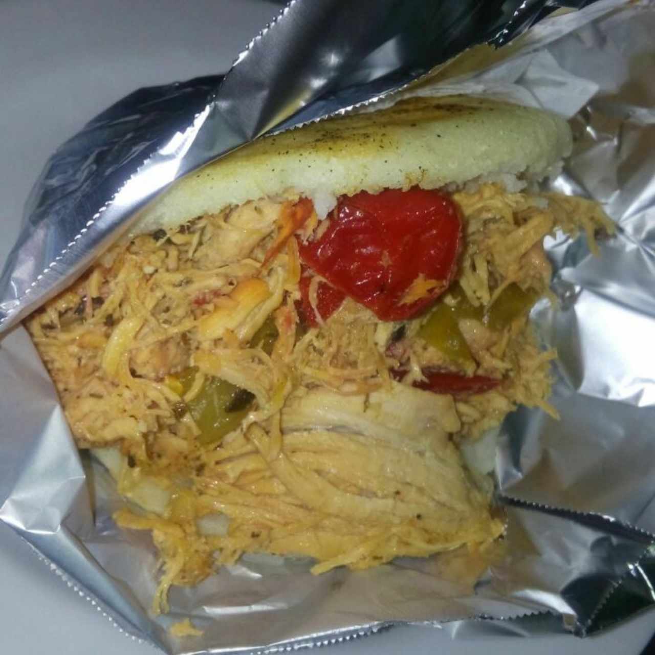 arepa con pollo