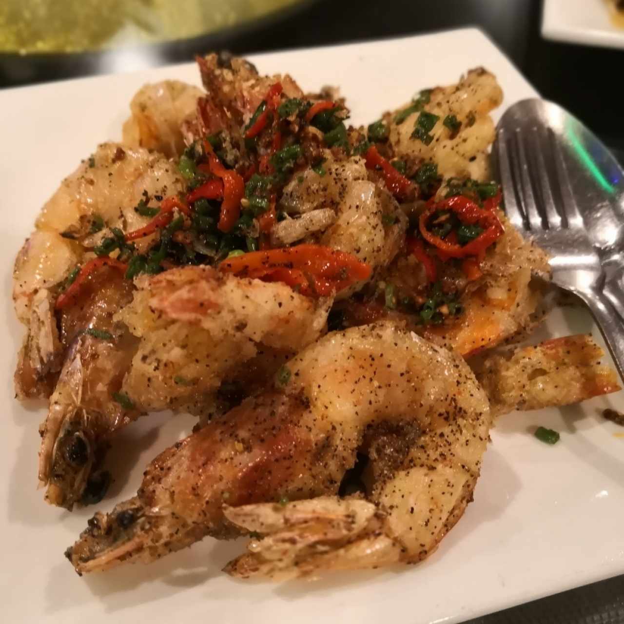 Langostinos en sal y pimienta