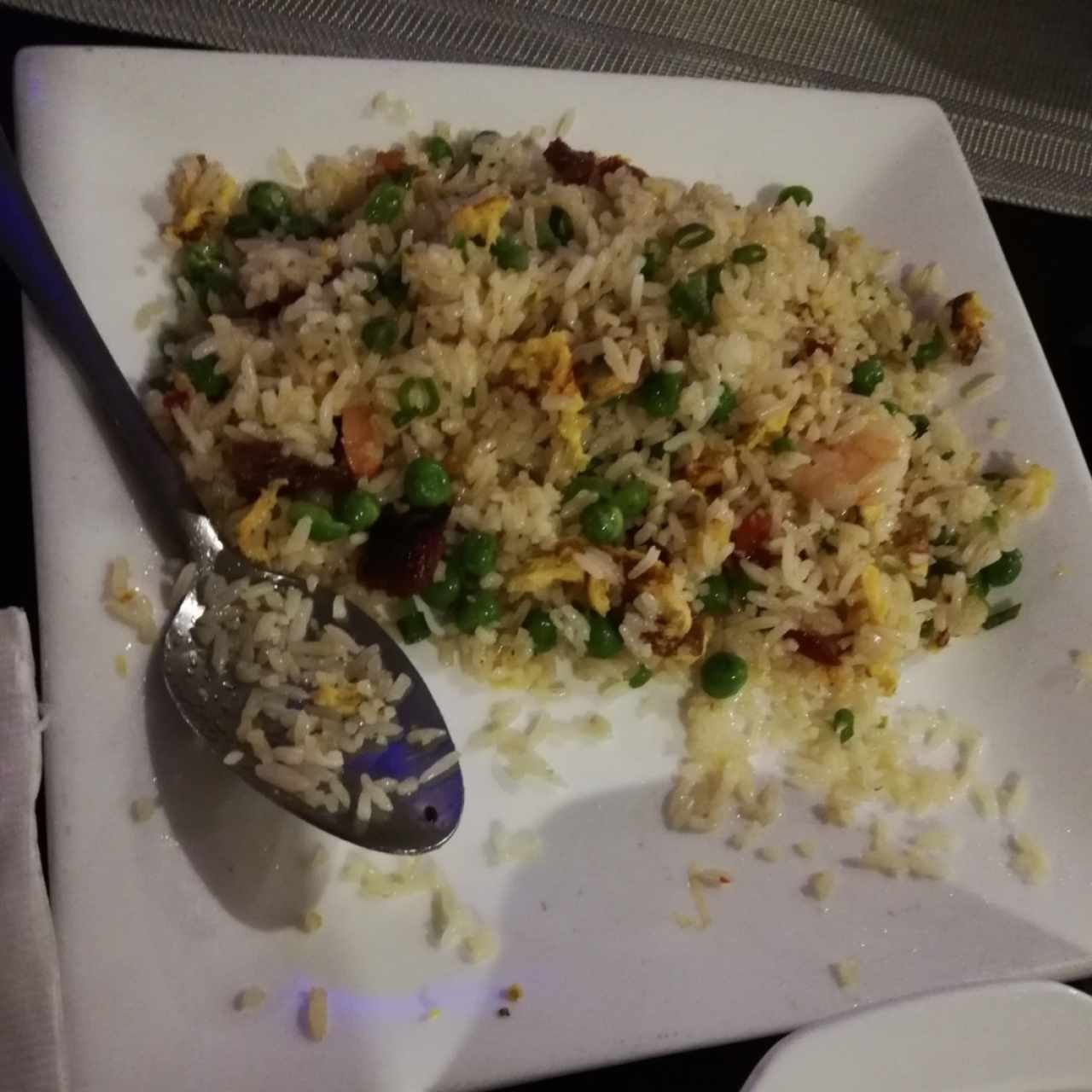 Fideos de arroz cantonés