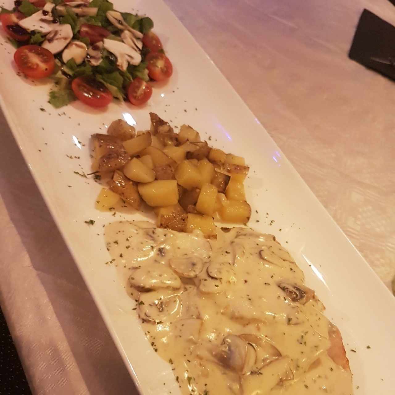 Pollo en crema de hongos