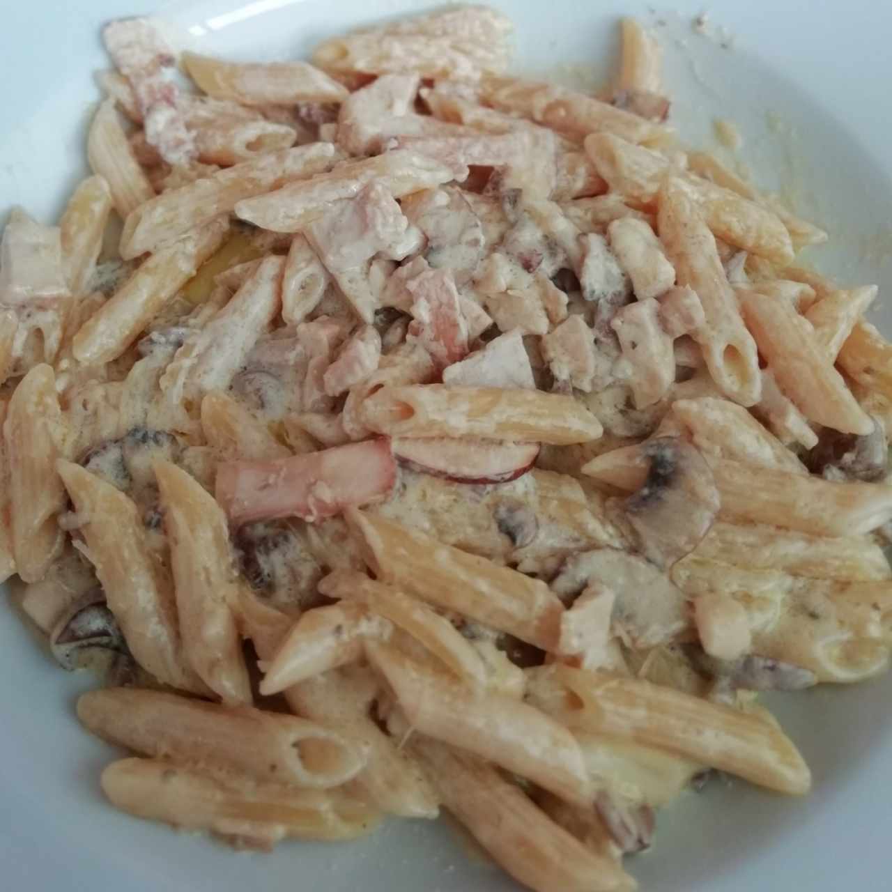 penne en salsa Alfredo 
