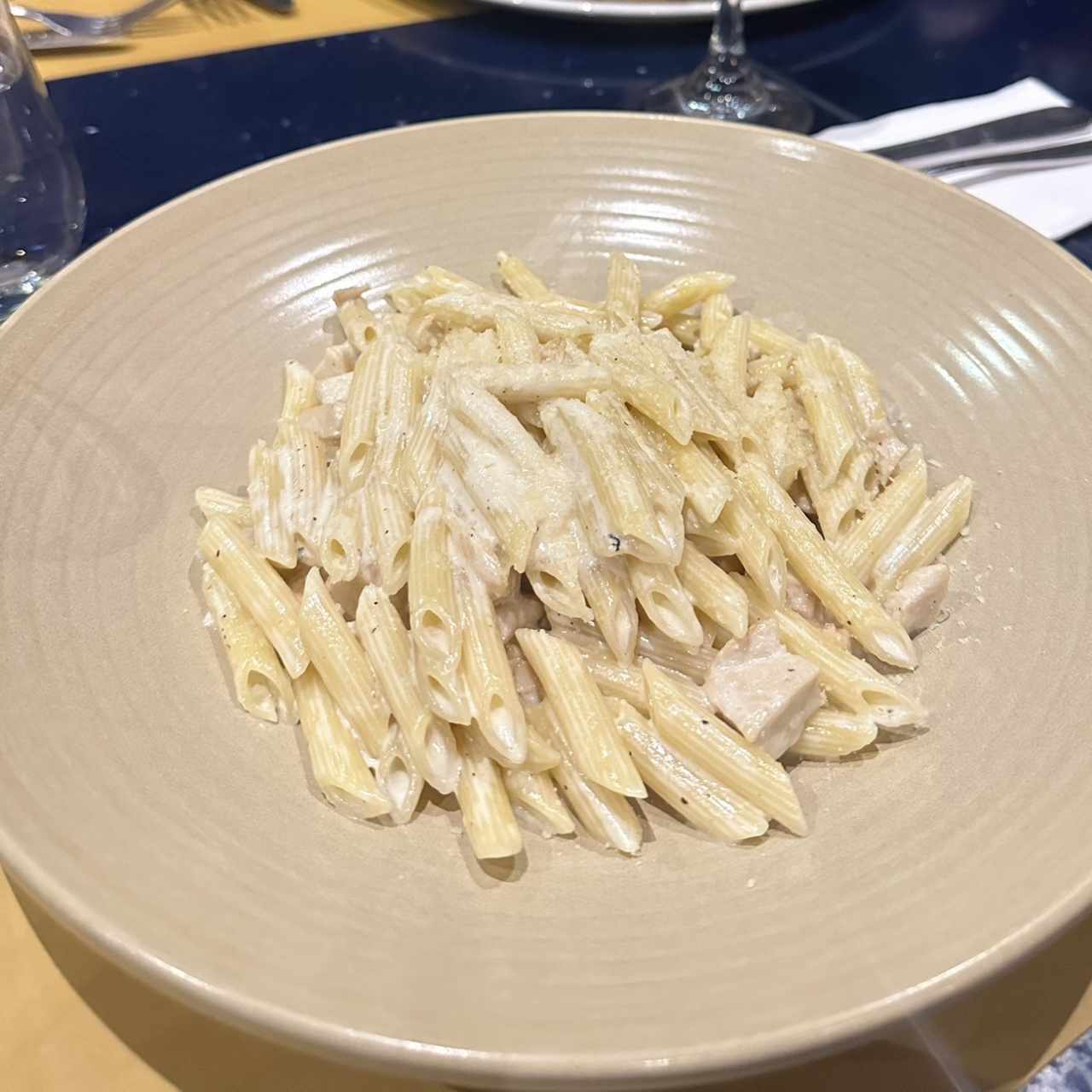 Pasta Tradizionale - Penne Alfredo
