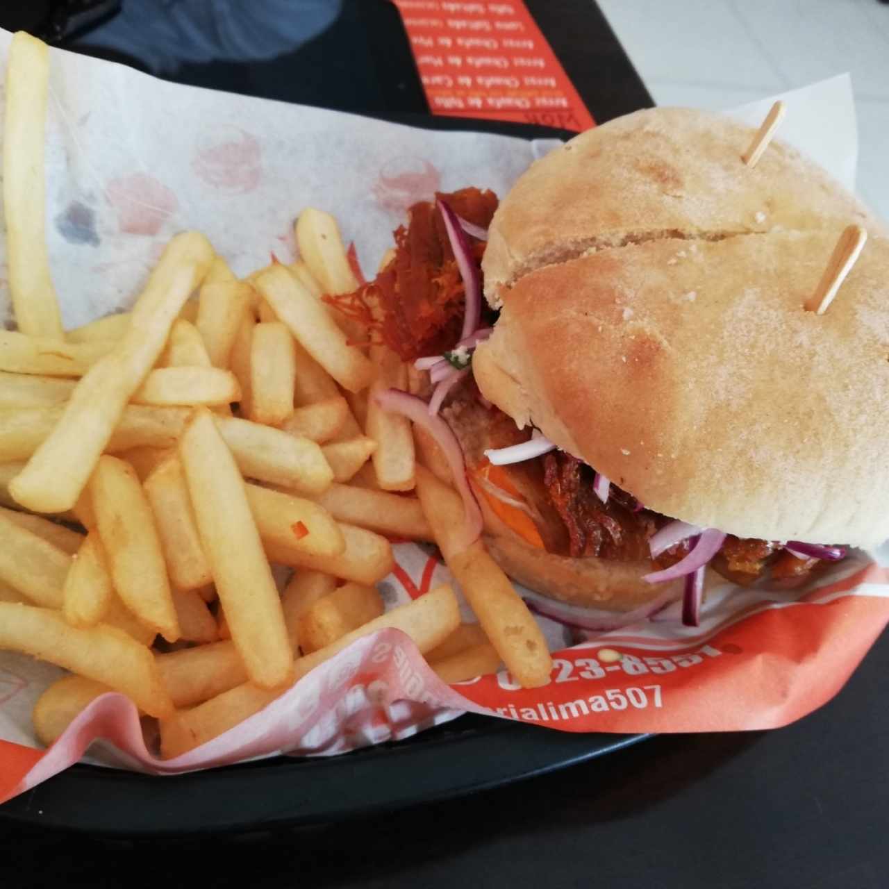 Sanguches - Chicharrón de cerdo
