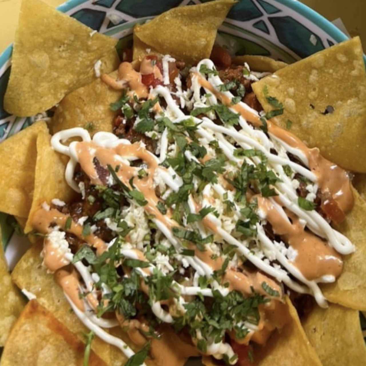 ENTRADAS - Nachos de Pollo