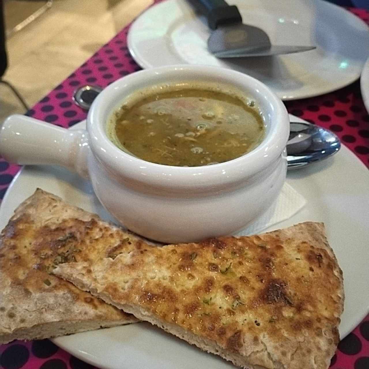 sopa de lenteja con pollo
