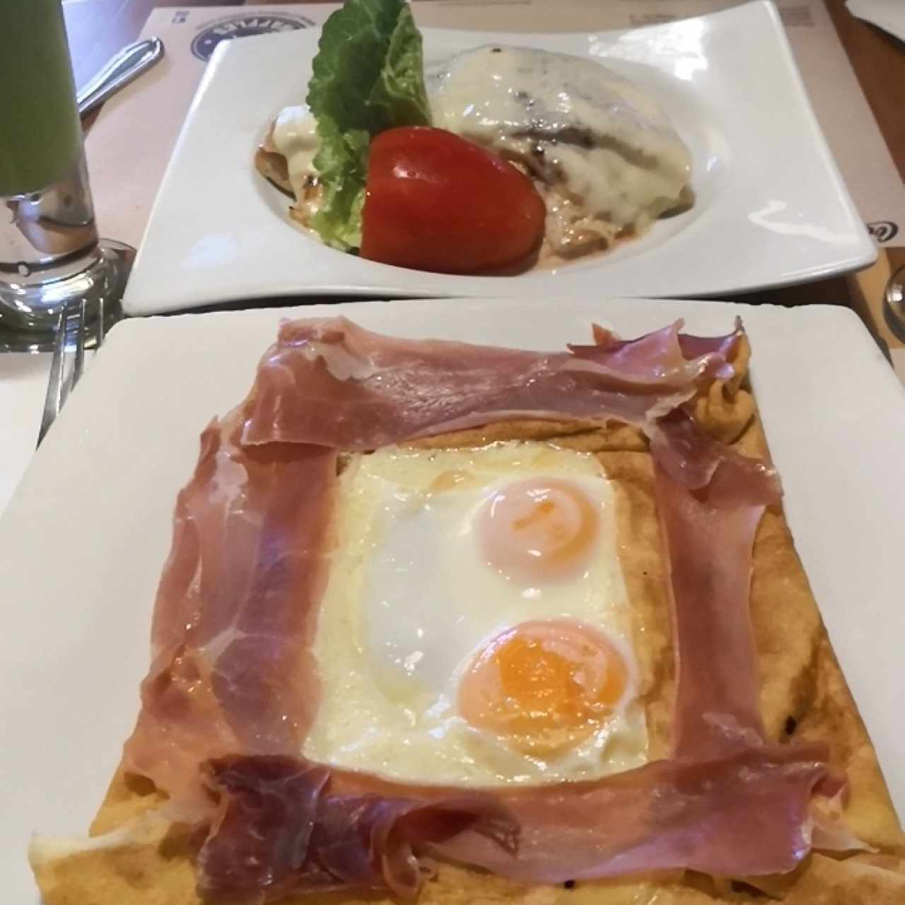 Crepes de Tuna Pocket y Crepes de Jamón Serrano Queso Holandes y huevos