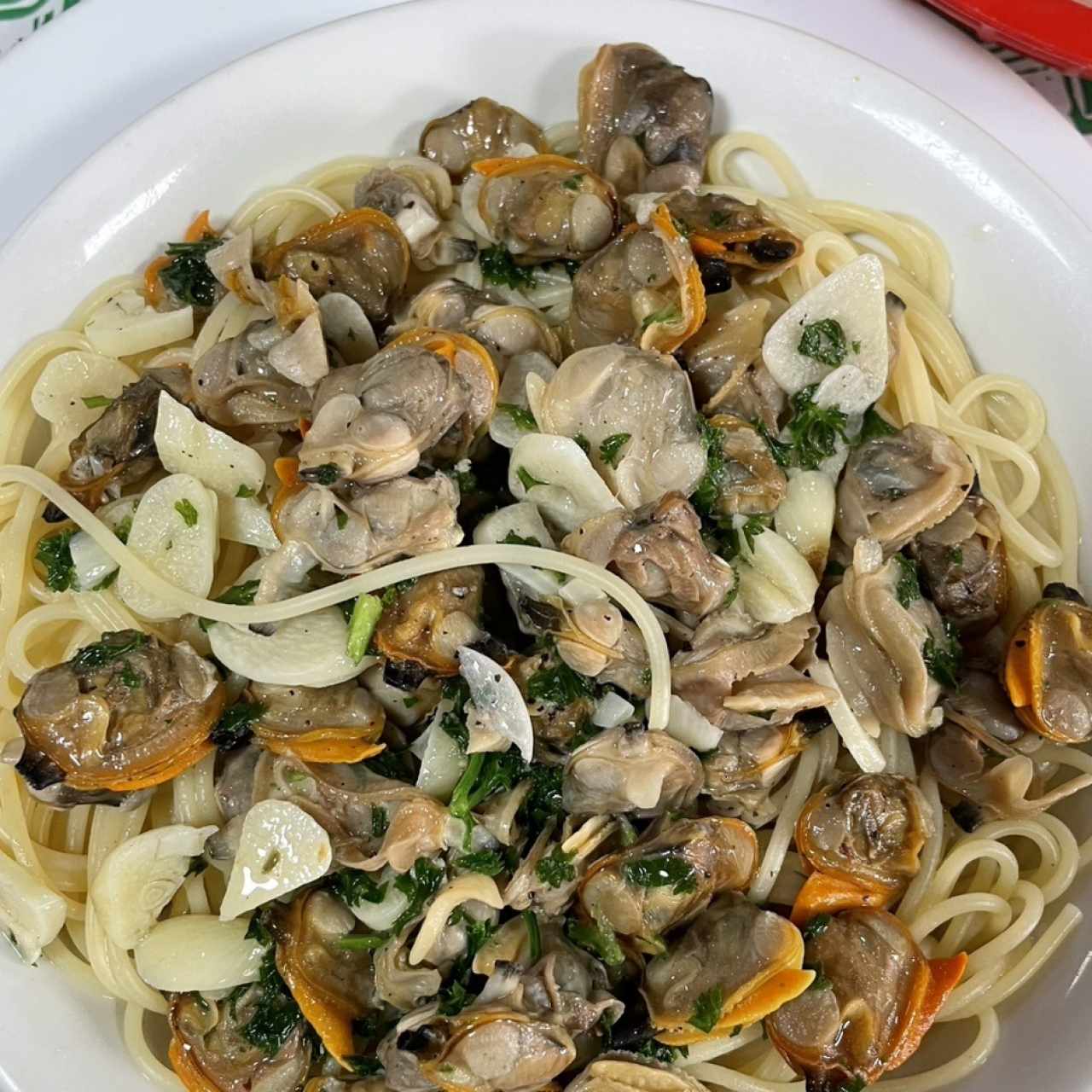 Espagueti con almejas al óleo 